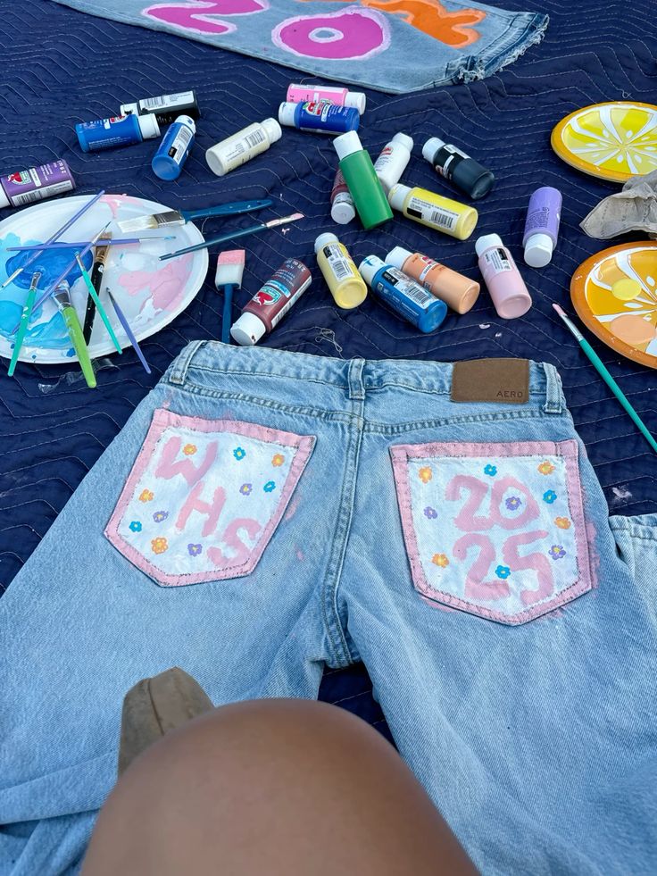 Jeans Painting Night – Girls Craft Party